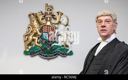 Sir Peter Openshaw à Preston le Tribunal de la Couronne avant le procès d'Hillsborough match le commandant David Duckenfield, 73 ans, accusé de l'homicide involontaire coupable par négligence grave de 95 supporters de Liverpool en 1989 FA Cup demi-finale. Banque D'Images