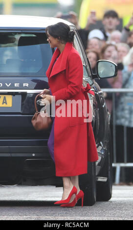 La Duchesse de Sussex, arrive à Hamilton Square, lors d'une visite à Birkenhead avec son mari le duc de Sussex. Banque D'Images