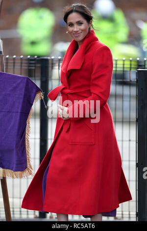 La duchesse de Sussex visite une nouvelle sculpture sur la place Hamilton pour marquer le 100e anniversaire de la mort du poète de guerre Wilfred Owen, lors d'une visite à Birkenhead. Banque D'Images