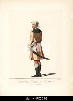 Costume d'un soldat de Vérone, 15e siècle. Il porte une casquette blanche, Manteau en laine avec col en velours noir, marron culottes et des bottes noires. Un sabre à fourreau noir pend à sa ceinture. À partir de la peinture 'Crucifixion' par Michele de Vérone, datée 1501. Illustration dessinée et lithographiée coloriée par Paul Mercuri avec texte par Camille Bonnard de 'costumes historiques du 12ème au 15ème siècles,' Levy Fils, Paris, 1861. Banque D'Images