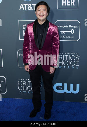 Santa Monica, États-Unis. 13 Jan, 2019. Ken Jeong arrive à la 24e édition du Critics' Choice Awards s'est tenue à la Barker Hangar le 13 janvier 2019 à Santa Monica, Los Angeles, Californie, États-Unis. (Photo par Xavier Collin/Image Crédit : Agence de Presse) L'agence de presse Image/Alamy Live News Banque D'Images