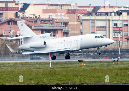 Rome, Italie. 14 Jan, 2019. Rome (Italie) l'aéroport de Ciampino - Retour à l'Italie de l'ancien terroriste Cesare Battisti, capturé en Bolivie dans l'atterrissage photo Credit : LaPresse/Alamy Live News Banque D'Images