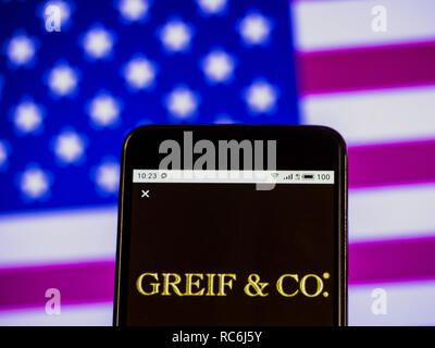Kiev, Ukraine. 14 Jan, 2019. Greif, Inc. Le logo de la société vu affichée sur un téléphone intelligent. Crédit : Igor Golovniov SOPA/Images/ZUMA/Alamy Fil Live News Banque D'Images