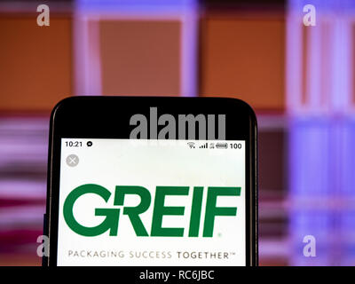 Kiev, Ukraine. 14 Jan, 2019. Greif, Inc. Le logo de la société vu affichée sur un téléphone intelligent. Crédit : Igor Golovniov SOPA/Images/ZUMA/Alamy Fil Live News Banque D'Images