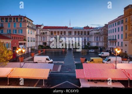 France, ville de Nice, le Palais de la préfecture de Nice (Palais de la préfecture des Alpes-Maritimes, Palais des Ducs de Savoie) sur place Pierre Gautier sq Banque D'Images