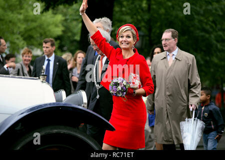 Stationsweg et la Wagenstraat, La Haye, Pays-Bas. Le 21 juin 2013. La Holland's Roi Willem-Alexander et La Reine Máxima, ont commencé leur Inauguratio Banque D'Images