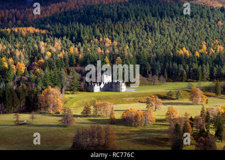 Invercauld Scottish Castle, une maison de campagne située à Royal Deeside près de Braemar dans le parc national de Cairngorms, Highlands of Scotland, Royaume-Uni Banque D'Images