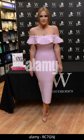 Vicky Pattison fait la promotion de son nouveau livre "Le vrai moi' à Waterstone's dans le centre commercial de Bluewater Kent en vedette : Vicky Pattison Où : Kent, Royaume-Uni Quand : 03 août 2016 Crédit : Steve Finn/WENN Banque D'Images