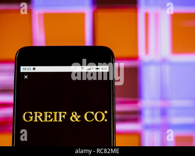 Greif, Inc. Le logo de la société vu affichée sur téléphone intelligent. Banque D'Images