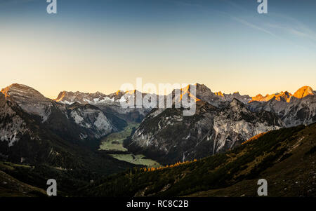 Vue de la région de Karwendel, Hinterriss, Tirol, Autriche Banque D'Images