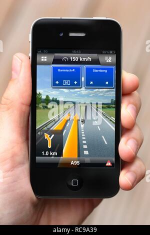 Iphone, téléphone, l'app sur l'écran, de navigation, de planificateur de parcours sur un téléphone via GPS, NAVIGON software Banque D'Images