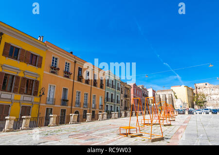 Cagliari, Italie - 29 Avril 2016 : La Piazza dell'Indipendenza, à la place de la vieille ville de Cagliari, Sardaigne, Italie. Cagliari est la capitale et la plus grande cit Banque D'Images