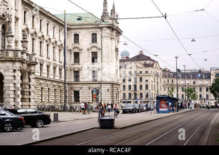 Munich, Allemagne - 29 juin 2018 : bâtiments historiques sur la Karl Square et le centre ville le 29 juin 2018 à Munich. Banque D'Images