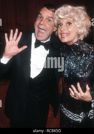 ***PHOTO*** Carol Channing est décédé à 97 Carol Channing Rich Little 1991 Photo par Adam Scull/PHOTOlink /MediaPunch Banque D'Images