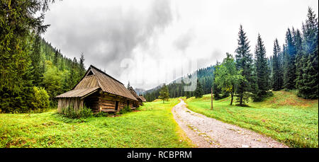 Vieux bâtiment en bois rond Tatras, Pologne Banque D'Images