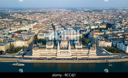 Bâtiment du Parlement hongrois ou Országház, Budapest, Hongrie Banque D'Images