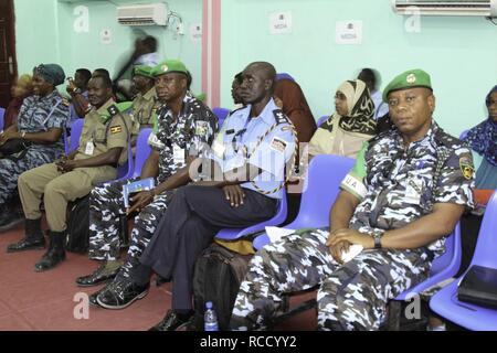 L'Union de l'Afrique Somalie de Mogadiscio, cérémonie de lancement de la formation de police communautaire-13 (12453229393). Banque D'Images