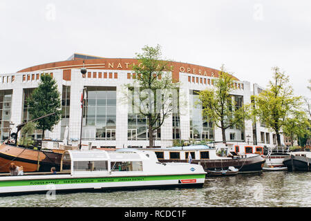 Amsterdam, Pays-Bas - 5 septembre 2017 : Dutch National Opera & Ballet sur avril 30,2015. Est à la fois l'hôtel de ville d'Amsterdam et le Dutch National Banque D'Images