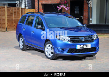 2013 Dacia Logan MCV break budget Banque D'Images