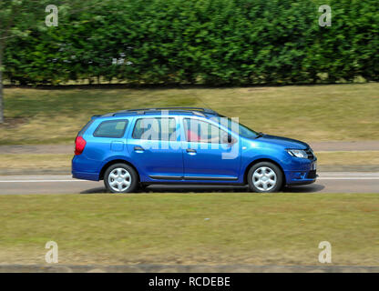 2013 Dacia Logan MCV break budget Banque D'Images