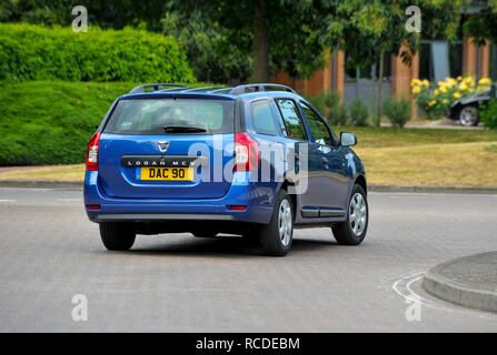 2013 Dacia Logan MCV break budget Banque D'Images