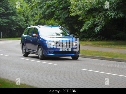 2013 Dacia Logan MCV break budget Banque D'Images