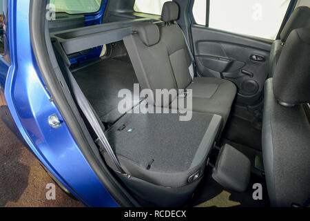 2013 Dacia Logan MCV break budget Banque D'Images