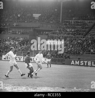 Ajax 2-1 Benfica tegen, spelmoment Bestanddeelnr, 917-7450. Banque D'Images