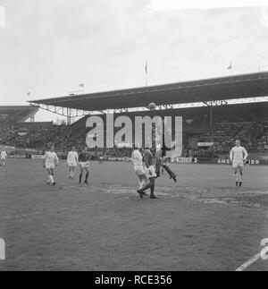 Ajax 2-1 Benfica tegen, spelmoment Bestanddeelnr, 917-7456. Banque D'Images