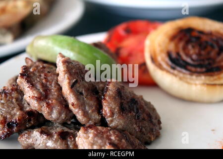 Les boulettes de viande grillée, Meatball Turc Banque D'Images