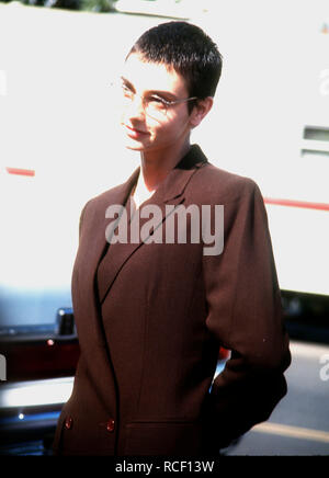 UNIVERSAL CITY, CA - 2 SEPTEMBRE : Chanteur et musicien Sinead O'Connor assiste à la 10e MTV Video Music Awards le 2 septembre 1993 à Universal Amphitheatre à Universal City, en Californie. Photo de Barry King/Alamy Stock Photo Banque D'Images