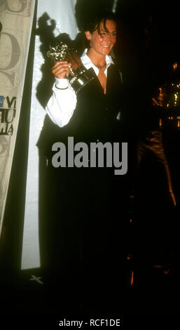 UNIVERSAL CITY, CA - 2 SEPTEMBRE : Chanteur et musicien K.D. Lang participe à la 10e MTV Video Music Awards le 2 septembre 1993 à Universal Amphitheatre à Universal City, en Californie. Photo de Barry King/Alamy Stock Photo Banque D'Images