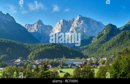 Kranjska Gora, Slovénie, Gorenjska. Vue d'Prisank dans les Alpes Juliennes Banque D'Images