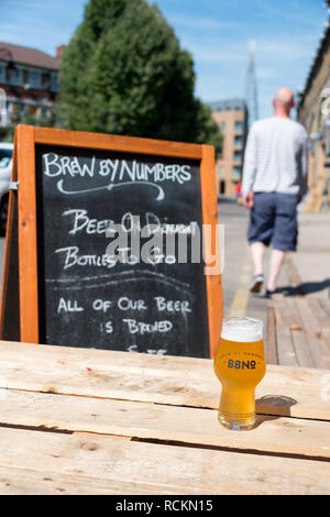 Brew par des numéros, Enid Street, Londres le London's Mile bière Bermondsey Banque D'Images