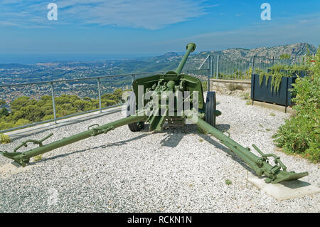 Un Pak 40 75 mm anti-char dans le mémorial dédié à la 1944 débarquement allié en Provence,l'opération Dragoon, Le Mont Faron, Toulon Banque D'Images