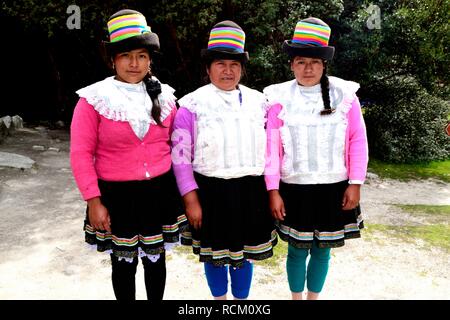 Pommes de terre farcies - communauté paysanne restaurant - Llanganuco lagune - Parc National Huascaran. Département d'Ancash au Pérou. Banque D'Images