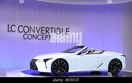 Detroit. 15 Jan, 2019. Photo prise le 15 janvier 2019 montre un véhicule Lexus LC Concept Convertible au 2019 North American International Auto Show (NAIAS) à Detroit, aux États-Unis. Le rapport annuel de l'auto de Détroit ouvert lundi et durera jusqu'à 27 janvier. Credit : Wang Ping/Xinhua/Alamy Live News Banque D'Images