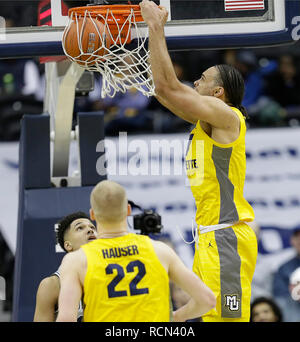 15 janvier 2019 : Marquette Golden Eagles avant (4) Theo John dunks la balle lors d'un match de basket-ball NCAA entre les hoyas de Georgetown et la Marquette Golden Eagles à la capitale une arène à Washington, DC Justin Cooper/CSM Banque D'Images