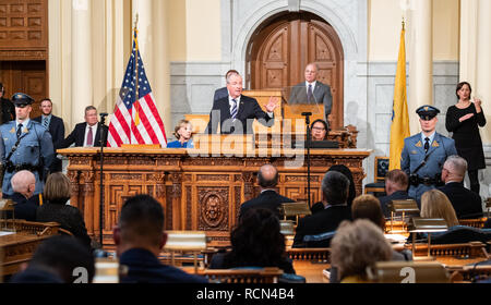 Le gouverneur du New Jersey Phil Murphy la livraison du New Jersey 2019 État de l'État adresse dans l'Assemblée Chambres de la New Jersey State House à Trenton. Banque D'Images