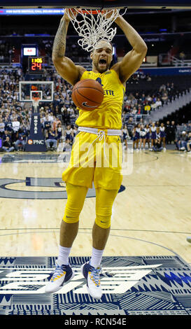 15 janvier 2019 : Marquette Golden Eagles avant (4) Théo Jean obtient un dunk rompre lors d'un match de basket-ball NCAA entre les hoyas de Georgetown et la Marquette Golden Eagles à la capitale une arène à Washington, DC Justin Cooper/CSM Banque D'Images