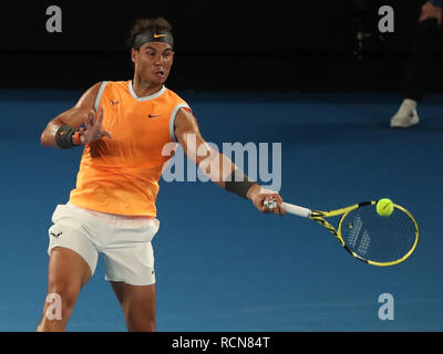 Melbourne Park, Melbourne, Australie. 16 janvier, 2019. Open de tennis d'Australie, jour 3 ; l'Espagne de Nadal Rafae renvoie une balle au cours d'un match contre Matthew Eden de l'Australie : L'action de Crédit Plus Sport/Alamy Live News Banque D'Images