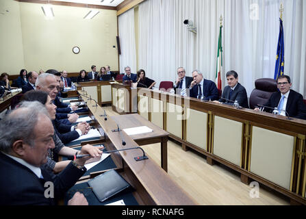 Foto Fabio Cimaglia / LaPresse 16-01-2019 Roma Politica Palazzo San Macuto. Commissione vigilanza Rai Nella foto la commissione riunita Photo Fabio Cimaglia / LaPresse 16-01-2019 Roma (Italie) Politic Palazzo San Macuto. Comité de surveillance de la RAI dans le pic le comité Banque D'Images