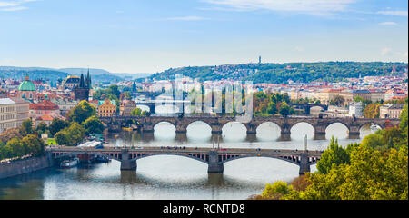 Trois ponts sur la rivière Vltava (horizon de Prague Prague République Tchèque Europe Banque D'Images