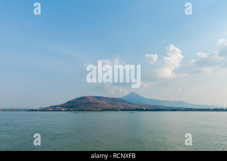 Belle vue de la ville de Pakse je pris dans le sud du Laos. Ladscape avec Mékong en Asie du sud-est. Banque D'Images