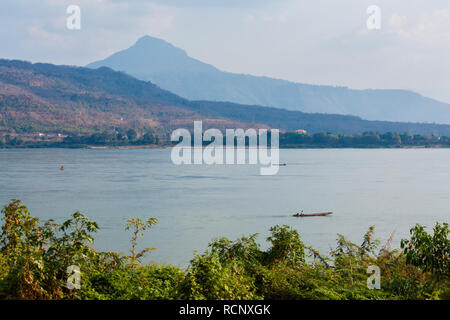 Belle vue de la ville de Pakse je pris dans le sud du Laos. Ladscape avec Mékong en Asie du sud-est. Banque D'Images