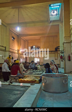 2018 L'Inde New Delhi Gurudwara Bangla Sahib, le plus grand temple sikh de Delhi. Banque D'Images