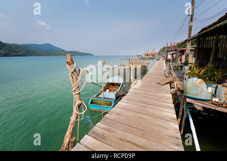 Paysage d'été sur l'île de Koh Kood tropicales en Thaïlande. Paysage avec pier prises de Ao Yai Beach. Banque D'Images