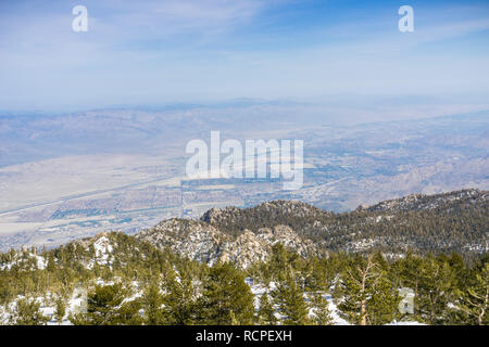 Vue vers Palm Springs Coachella Valley et du Mont San Jacinto State Park, Californie Banque D'Images