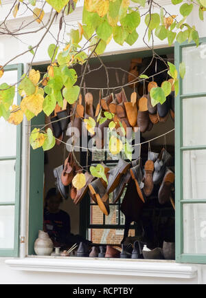 Shoemaker à Colonial Williamsburg, Virginie, États-Unis, 2017. Banque D'Images