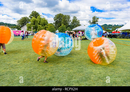 Jeu de Bubble fun, Rocky Point Park, Port Moody, en Colombie-Britannique, Canada. Banque D'Images